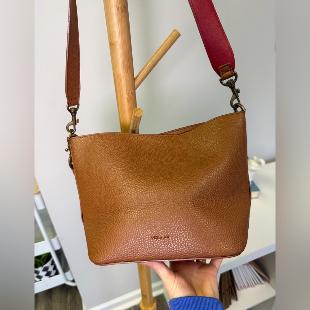 Angela Roi ANGELOU MINI BUCKET BROWN/RED vegan Leather Bag - Picture 4 of 8